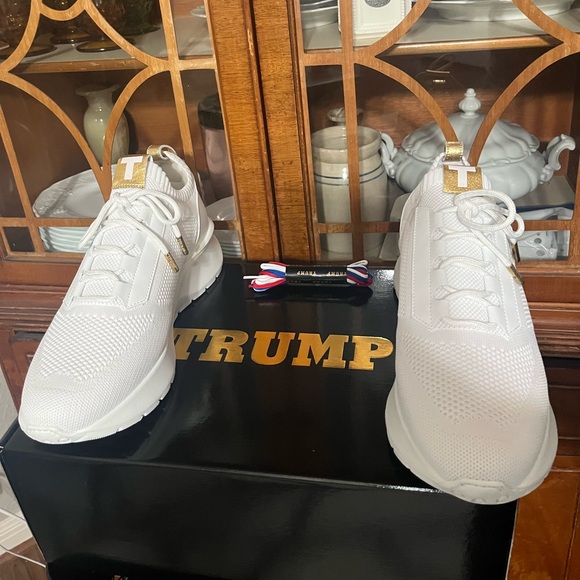 Donald Trump limited edition POTUS 45 white sneakers - Picture 2 of 6